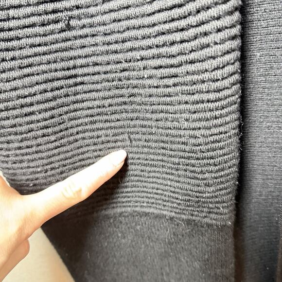 Lululemon Sit In Lotus Wrap II Sweater Cardigan Womens Size 12 Black Merino Wool - Picture 16 of 16